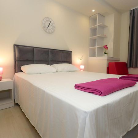 Apartments Milanovic Херцег-Нови Экстерьер фото