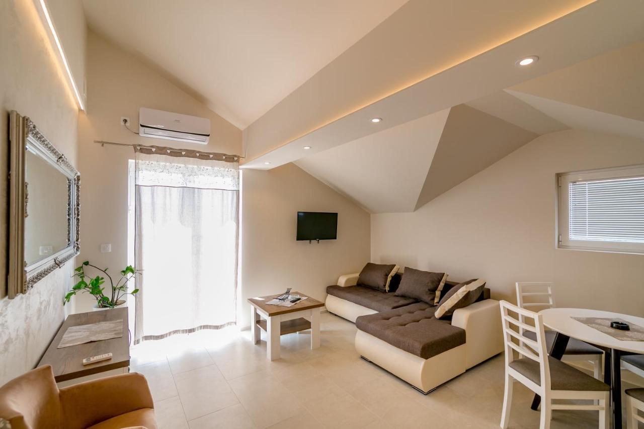 Apartments Milanovic Херцег-Нови Экстерьер фото