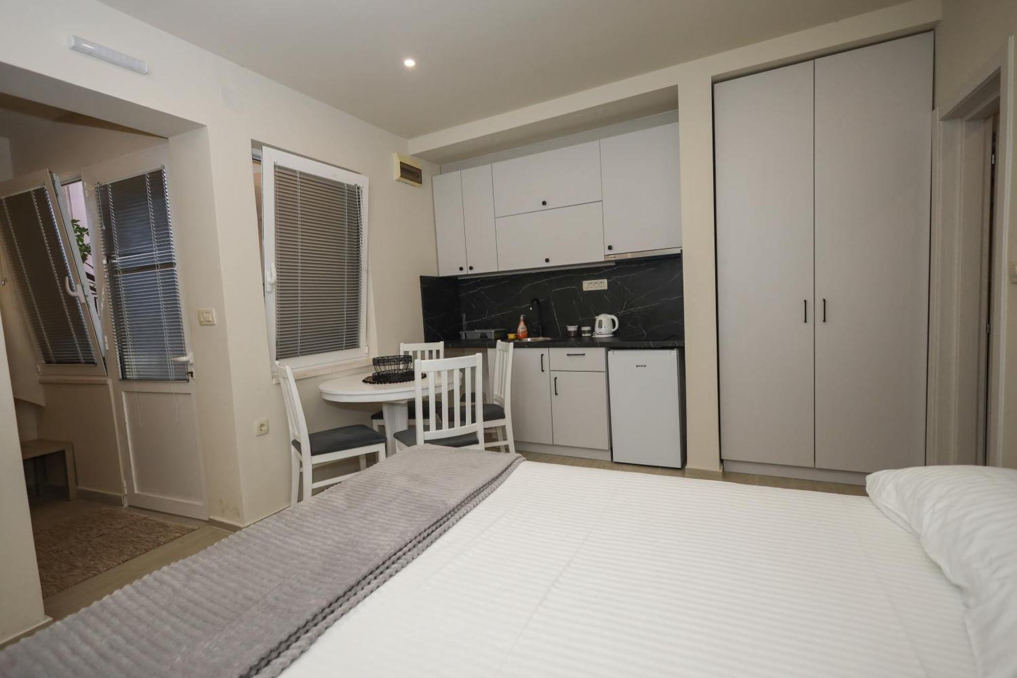 Apartments Milanovic Херцег-Нови Номер фото